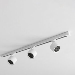 KIT DE 3 SPOTS COLOR BLANCO CON REFLECTOR EN RIEL DE 1 METRO